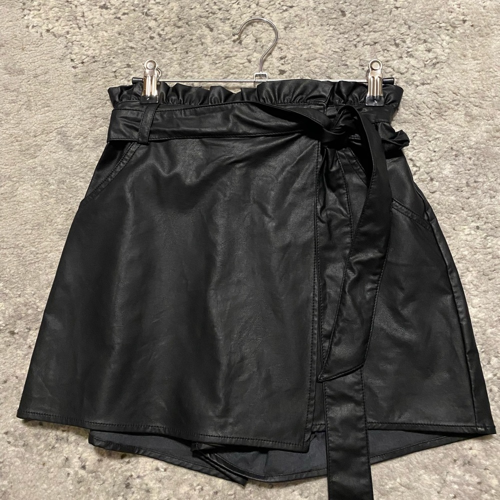 Size Small Aeropostale Leather Paperbag Shorts